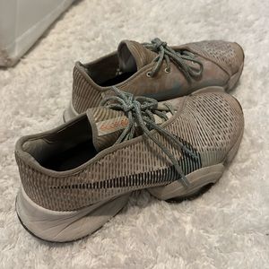 Nike Women’s Air Zoom SuperRep 2 HITT Class Sneakers SIZE 8